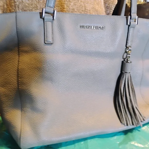 Michael Kors Light Gray Tote with Tassel and Wallet - Picture 14 of 15